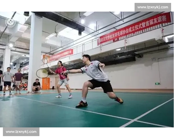 揭阳首届高校校友会羽毛球赛落幕:以 “羽” 为桥聚校友力量 揭阳首届高校校友会羽毛球赛落幕:以 “羽” 为桥聚校友力量